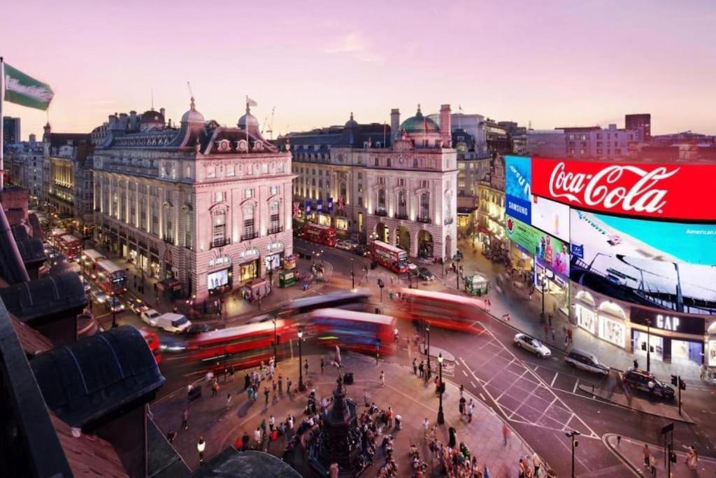 Spacious Apartment In Piccadilly Sleep 6 Vrb London Eksteriør billede